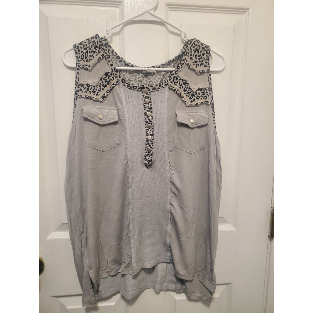 Women's POL Top Size S Gray & Black